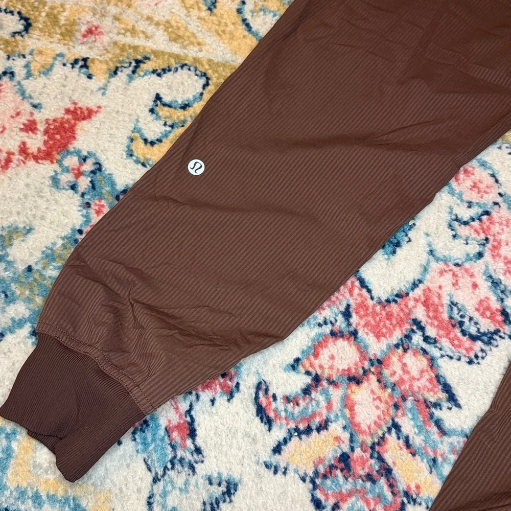 Lululemon Dance Studio Mid Rise Joggers 8 Espresso - Picture 7 of 7